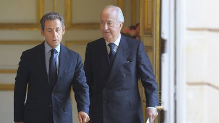 Nicolas sarkozy et Edouard balladur, le 22 juin 2011. (PHILIPPE WOJAZER / POOL)