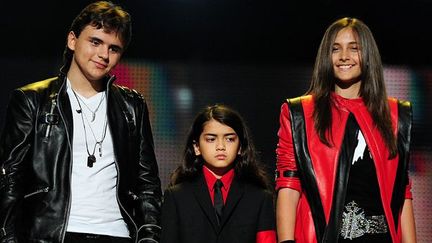 Prince Michael, Blanket et Paris Jackson, réunis sur scène lors d&#039;un concert hommage à leur père en 2011
 (Leon Neal / AFP)