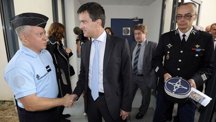 Le ministre de l'Int&eacute;rieur Manuel Valls lance les Zones de s&eacute;curit&eacute; prioritaires, le 17 septembre 2012, &agrave; Vauvert. (PASCAL GUYOT / AFP)