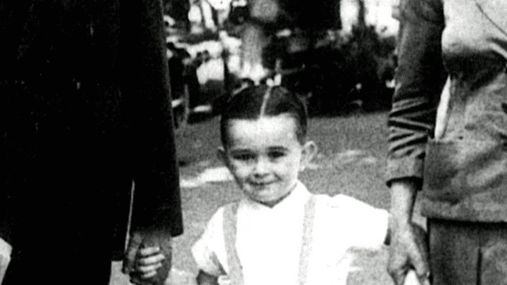 Bernard Arnault enfant
 (France 2 / Culturebox capture d&#039;écran)