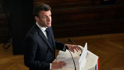 Emmanuel Macron à Paris, le 8 mars 2023. (MICHEL EULER / POOL / AFP)