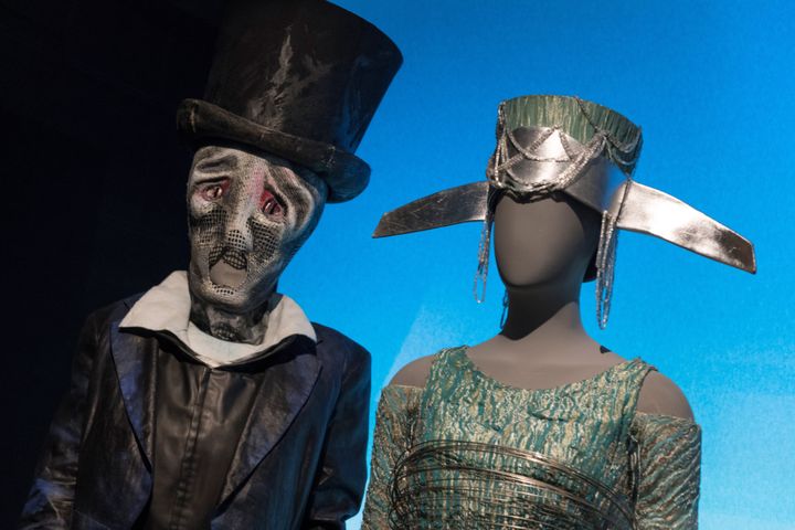 Costumes d'Andrea Schmidt-Futterer pour une production de Pascal Dusapin's opera "Perela, man of smoke", dans le cadre de l'exposition "Habiller l'opéra" au CNCS à Moulins, le 23 mai 2019. (THIERRY ZOCCOLAN / AFP)