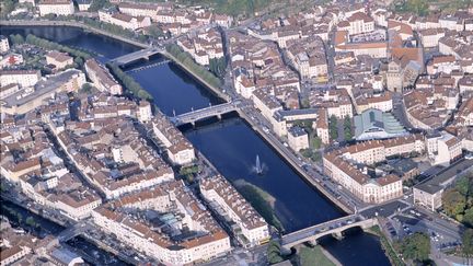 Vue a&eacute;rienne de la ville d'Epinal (Vosges). (BRUNO BARBIER / AFP)