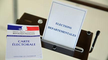 Plus de 43 millions d'&eacute;lecteurs sont appel&eacute;s aux urnes pour &eacute;lire leurs conseillers d&eacute;partementaux, les 22 et 29 mars 2015. (MAXPPP)