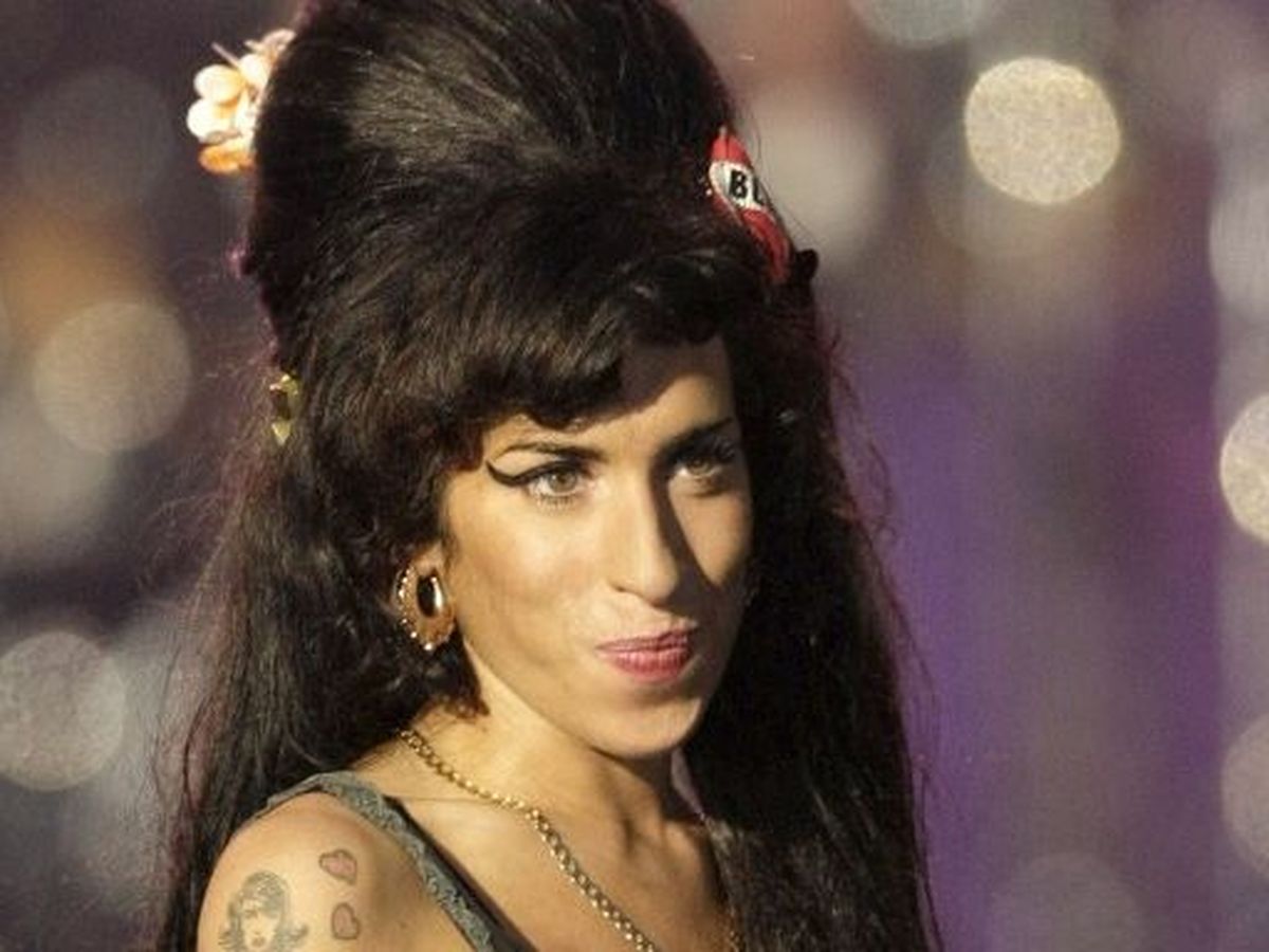 La Robe Portee Par Amy Winehouse Sur Back To Black Vendue Aux Encheres