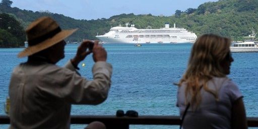 Touristes en croisière près de Port Vila, capitale du Vanuatu (2-8-2010) (AFP - Torsten BLACKWOOD)