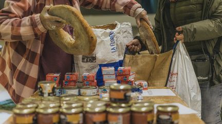 Distribution alimentaire Abrets-en-Dauphin, en Isère, le 22 octobre 2024 (photo d'illustration). (JEAN-BAPTISTE BORNIER / MAXPPP)