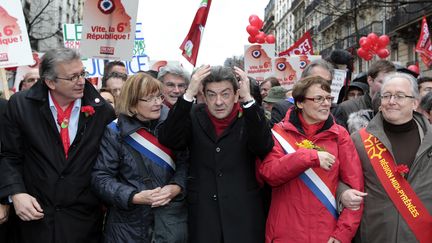 (De g. &agrave; dr.) Pierre Laurent, secr&eacute;taire national du PCF, Marie-George Buffet, Jean-Luc M&eacute;lenchon, ex-candidat Front de gauche &agrave; la pr&eacute;sidentielle, et Martine Billard, du Parti de gauche, le 18 mars 2012 &agrave; Paris. (KENZO TRIBOUILLARD / AFP)