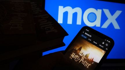 L'annonce de la prochaine série "Harry Potter" sur la nouvelle plateforme de diffusion en ligne, Max, le 12 avril 2023. (CHRIS DELMAS / AFP)