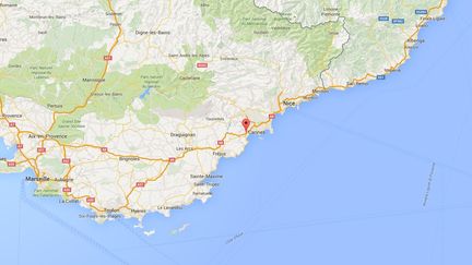 Des supporters russes, contrôlés le&nbsp;14 juin 2016 à Mandelieu-la-Napoule (Alpes-Maritimes),&nbsp;vont être expulsés de France. (GOOGLE MAPS)