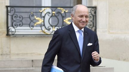 Le ministre des Affaires &eacute;trang&egrave;res, Laurent Fabius, &agrave; l'Elys&eacute;e, &agrave; la sortie du Conseil des ministres, le 21 mai 2014. (ERIC FEFERBERG / AFP)