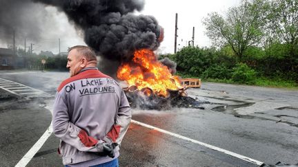 An employee of the Valdunes company, on the Trith-Saint-Leger site (North).  (RAFAELA BIRY-VICENTE / RADIO FRANCE)