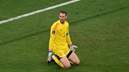 Manuel Neuer durant le match de Coupe du monde entre l'Allemagne et le Costa Rica, le 1er décembre 2022, au Qatar. (ROBERT MICHAEL / AFP)