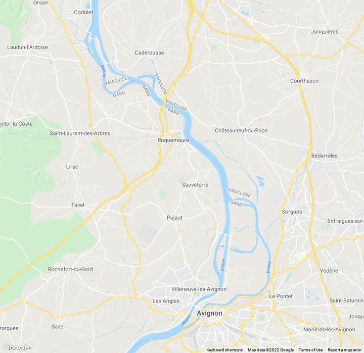 L'adolescent a été oublié sur l'aire d'autoroute de Roquemaure sur l'autoroute A9, dans le Gard. (SNAZZY MAPS / RADIO FRANCE)