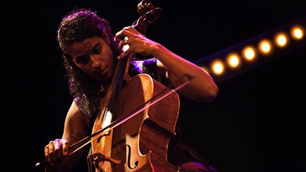 La bluesman Leyla McCalla et son violoncelle au Club de Minuit, Jazz à Vienne le 26 juin 2015
 (Marion Tisserand)