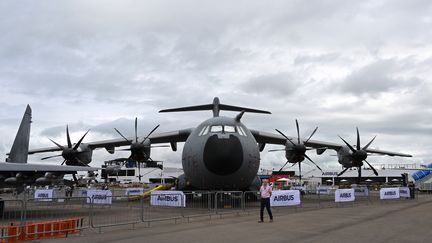 Un Airbus A400M, présenté au Salon de Singapour, le 11 février 2020. (ROSLAN RAHMAN / AFP)