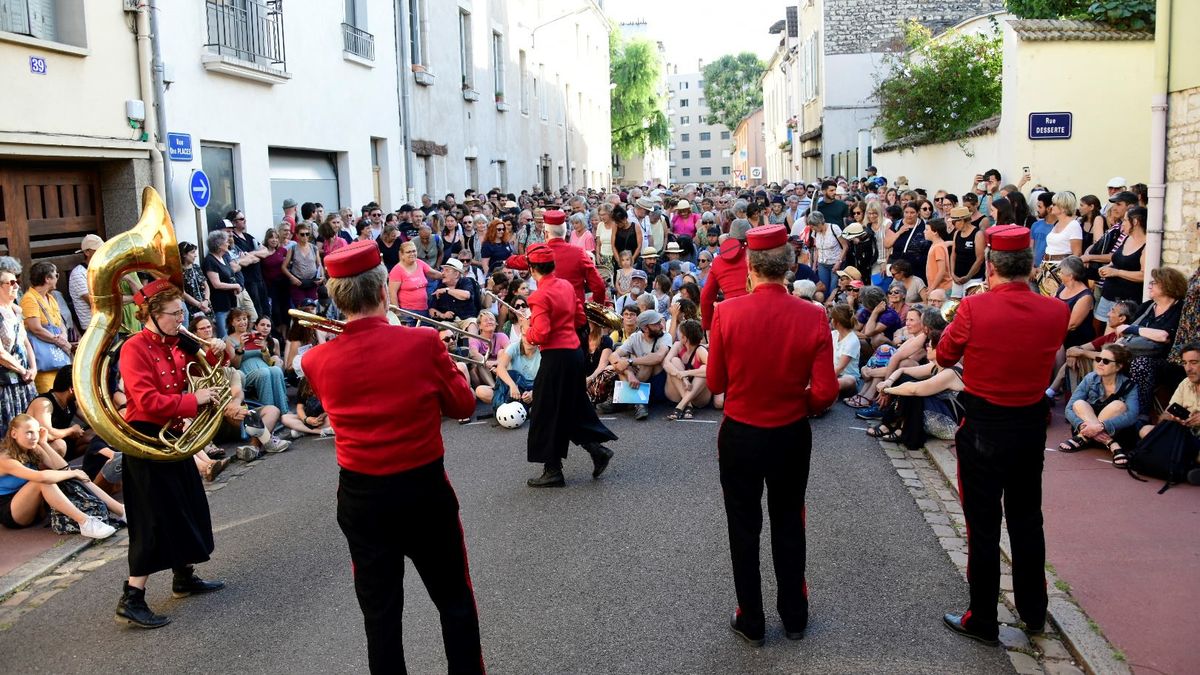 Rouen. Le cirque au musée des Beaux-Arts : une entrée en fanfare !