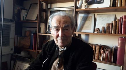 Robert Badinter chez lui le 21 janvier 2020 (FARIDA NOUAR / FRANCEINFO / RADIO FRANCE)