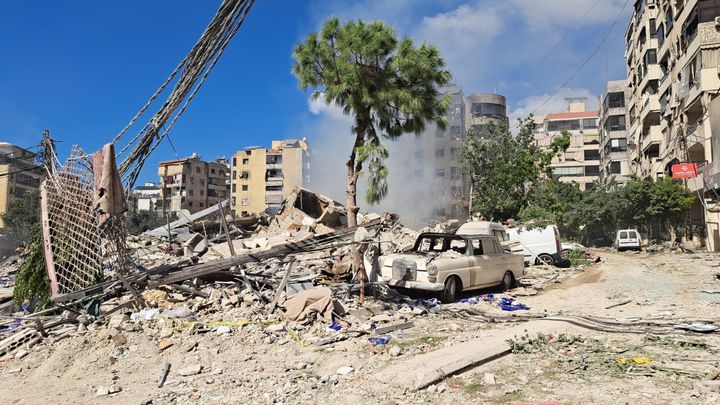 Des bâtiments endommagés à la suite d'attaques israéliennes dans le quartier de Dahieh à Beyrouth au Liban, le 2 octobre 2024. (VIRGINIE PIRONON / RADIO FRANCE)