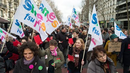 Des enseignants lors d'une manifestation contre la réforme du collège en janvier 2016, à Paris.&nbsp; (?FRANCOIS LAFITE/WOSTOK PRESS / MAXPPP)