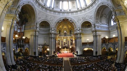 La cathédrale de Berlin, le 23 avril 2015. (TOBIAS SCHWARZ / AFP)