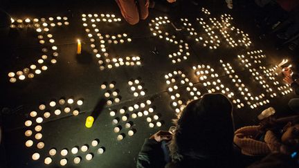  (De nombreux hommages aux victimes de Charlie hebdo ont eu lieu dans toute la france © MAXPPP)