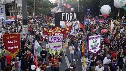 Une manifestation en opposition au président brésilien Jair Bolsonaro, le 24 juillet 2021 à Sao Paulo (Brésil). (CRISTINA SZUCINSKI / ANADOLU AGENCY / AFP)