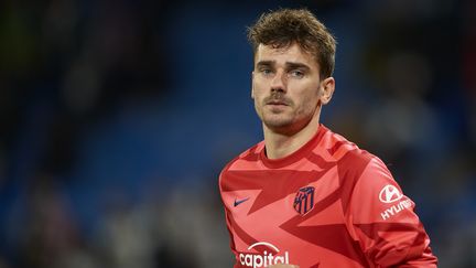 Antoine Griezmann avec l'Atlético de Madrid face au Real Madrid le 12 décembre 2021. (JOSE BRETON / AFP)