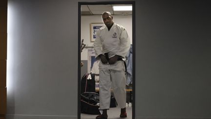 Teddy Riner pendant une séance d'entraînement avec d'autres judokas français avant les Jeux olympiques de Tokyo, le 22 juin 2021 à Paris. (THOMAS COEX / AFP)