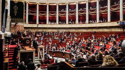 Les rangs de la gauche à l'Assemblée nationale, lors de la discussion sur la motion de censure déposée par la Nupes, le 24 octobre 2022 (TERESA SUAREZ / EPA)