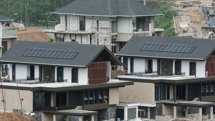 Un quartier en construction à Nusantara, la future capitale de l'Indonésie, le 11 juillet 2024. (YASUYOSHI CHIBA / AFP)