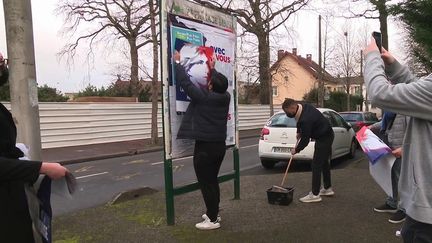 Présidentielle de 2022 : la bataille des colleurs d’affiches (FRANCE 3)