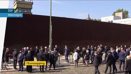 Eurozapping : l’Allemagne commémore la construction du mur de Berlin