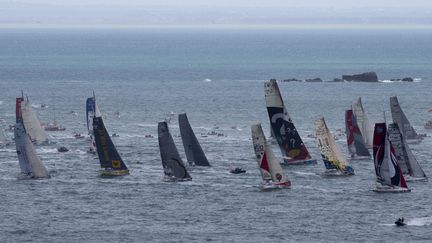 &nbsp; (Le départ de la Route du Rhum, événement populaire qui prolonge la fascination pour la voile et sa mythologie.)