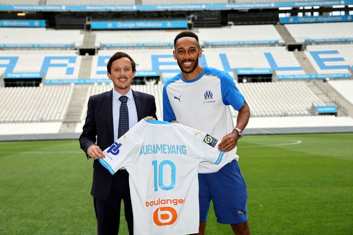 Pablo Longoria et Pierre-Emerick Aubameyang, le 3 août 2023 à Marseille. (VALLAURI NICOLAS / MAXPPP)