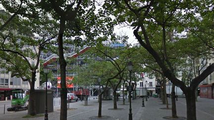 Un homme s'est donn&eacute; la mort, lundi 15 juillet 2013, place Edmond-Michelet, &agrave; Paris.&nbsp; (GOOGLE STREETVIEW / FRANCETV INFO)