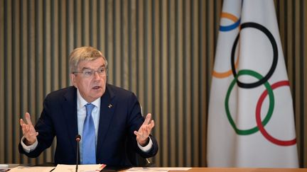 Le président du CIO Thomas Bach lors d'une discussion portant sur la question de la réintégration des athlètes russes et biélorusses, le 28 mars 2023. (FABRICE COFFRINI / AFP)