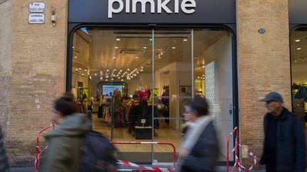 Un magasin Pimkie dans le centre-ville de Toulouse (Haute-Garonne), le 13 février 2023. (FREDERIC SCHEIBER / HANS LUCAS / AFP)