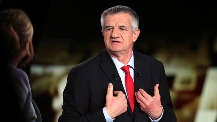 Jean Lassalle sur le plateau de l'émission de France 2 "Elysée 2022", le 31 mars 2022. (THOMAS COEX / AFP)