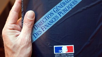 Enveloppe avec une déclaration d'impôts à l'intérieur. (MAXPPP)