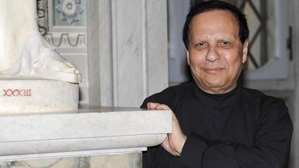 Le couturier franco-tunisien Azzedine Alaïa, ci-contre à Rome en juillet 2015, est décédé samedi, à l'âge de 77 ans. (MAXPPP)