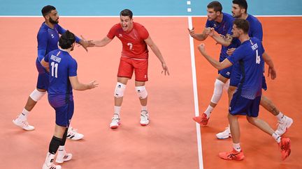 L'équipe de France de volley&nbsp;a battu le Comité olympique russe lors du tournoi olympique des Jeux de Tokyo, le 30 juillet 2021. (CROSNIER JULIEN / KMSP)