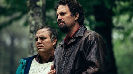 Mark Ruffalo joue les frères Dominick et Thomas Birdsey dans "I Know This Much Is True". (HBO)