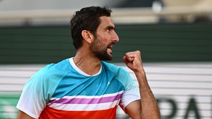 Marin Cilic lors de son quart de finale de Roland-Garros face à Andrey Rublev, le 1er juin à Paris.&nbsp; (ANNE-CHRISTINE POUJOULAT / AFP)