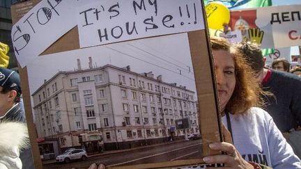 Cette Moscovite, présente à la manifestation du 14 mai 2017, se mobilise contre le plan d'urbanisme qui pourrait entraîner la destruction de sa maison. (CITIZENSIDE / Nickolay Vinokurov / Citizenside)