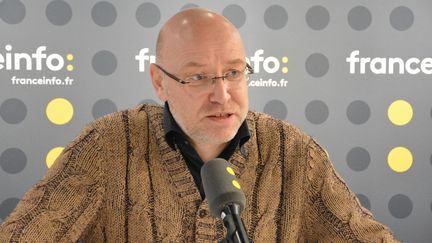 Hervé Hadmar, scénariste et réalisateur, à franceinfo, le 15 mars 2017.
 (RADIO FRANCE / JEAN-CHRISTOPHE BOURDILLAT)