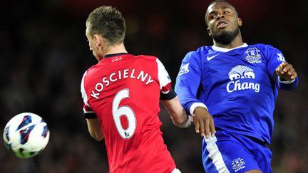 Duel entre Koscielny (Arsenal) et Anichebe (Everton)