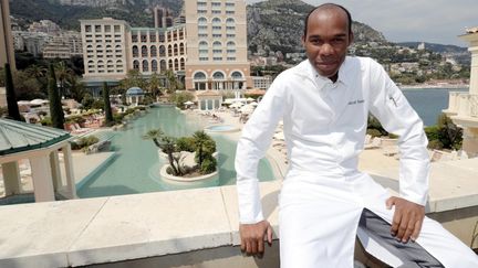 Le chef Marcel Ravin pose au Monte-Carlo Bay Hotel &amp; Resort, le 5 mai 2016, à Monaco. (MAXPPP)