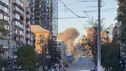 Guerre en Ukraine : à Kiev, des explosions provoquées par des drones kamikazes