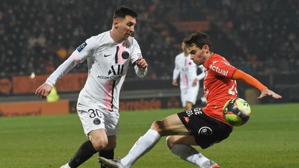 Lionel Messi lors du match aller entre Lorient et Paris, le 22 décembre 2021. (SEBASTIEN SALOM-GOMIS / AFP)